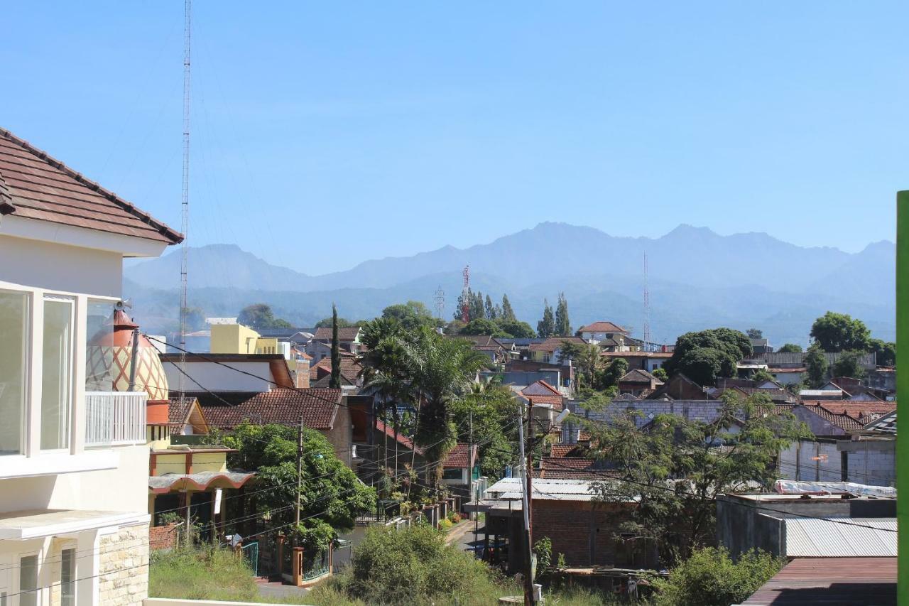 Oemah Arma Rinjani Villa Batu  Exterior photo